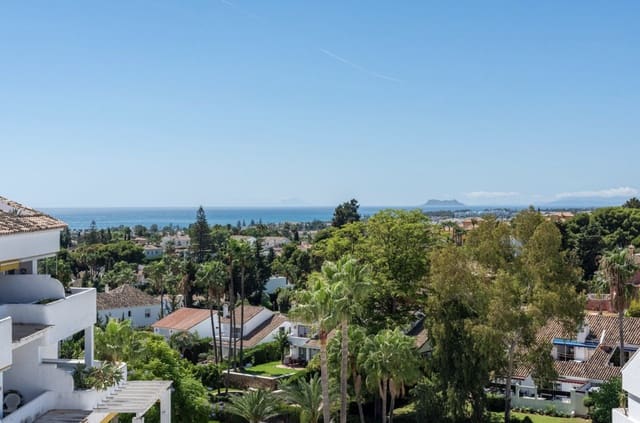 3 chambre Penthouse à vendre à Nueva Andalucia, Marbella avec piscine garage - 795 000 € (Ref: 9242868)