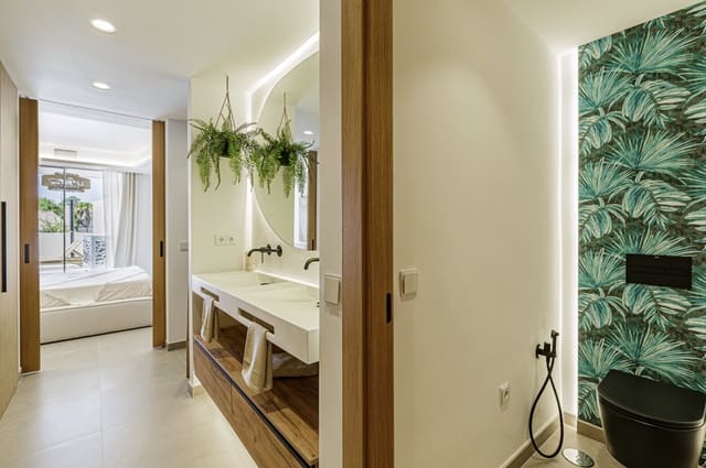 Apartamento de 3 habitaciones en Nueva Andalucia, Marbella en venta con piscina garaje - 795.000 € (Ref: 9251990)