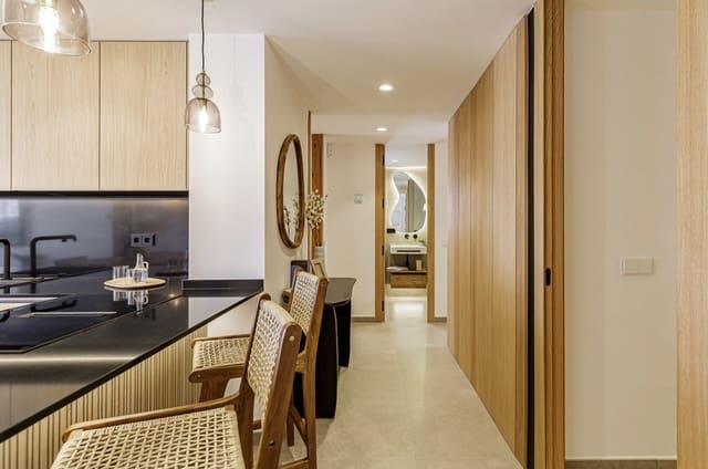 Apartamento de 3 habitaciones en Nueva Andalucia, Marbella en venta con piscina garaje - 795.000 € (Ref: 9251990)