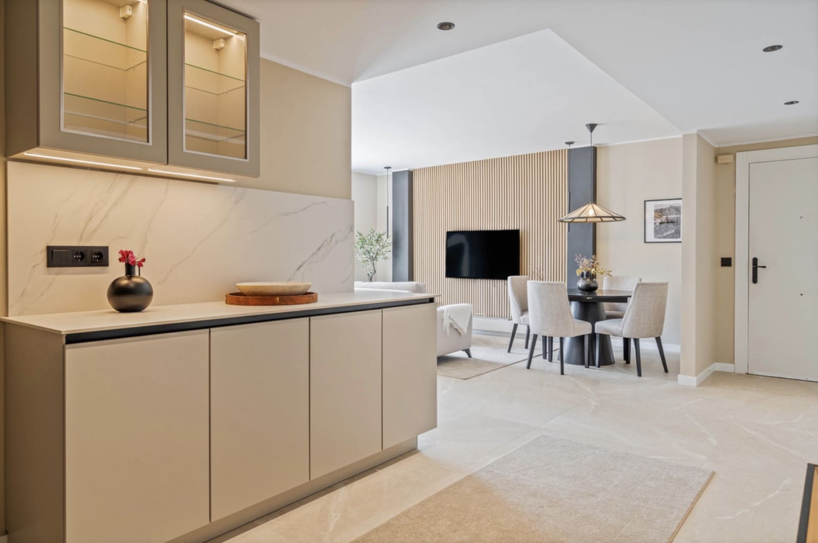 Apartamento de 4 habitaciones en Nueva Andalucia en venta con piscina garaje - 825.000 € (Ref: 9251992)