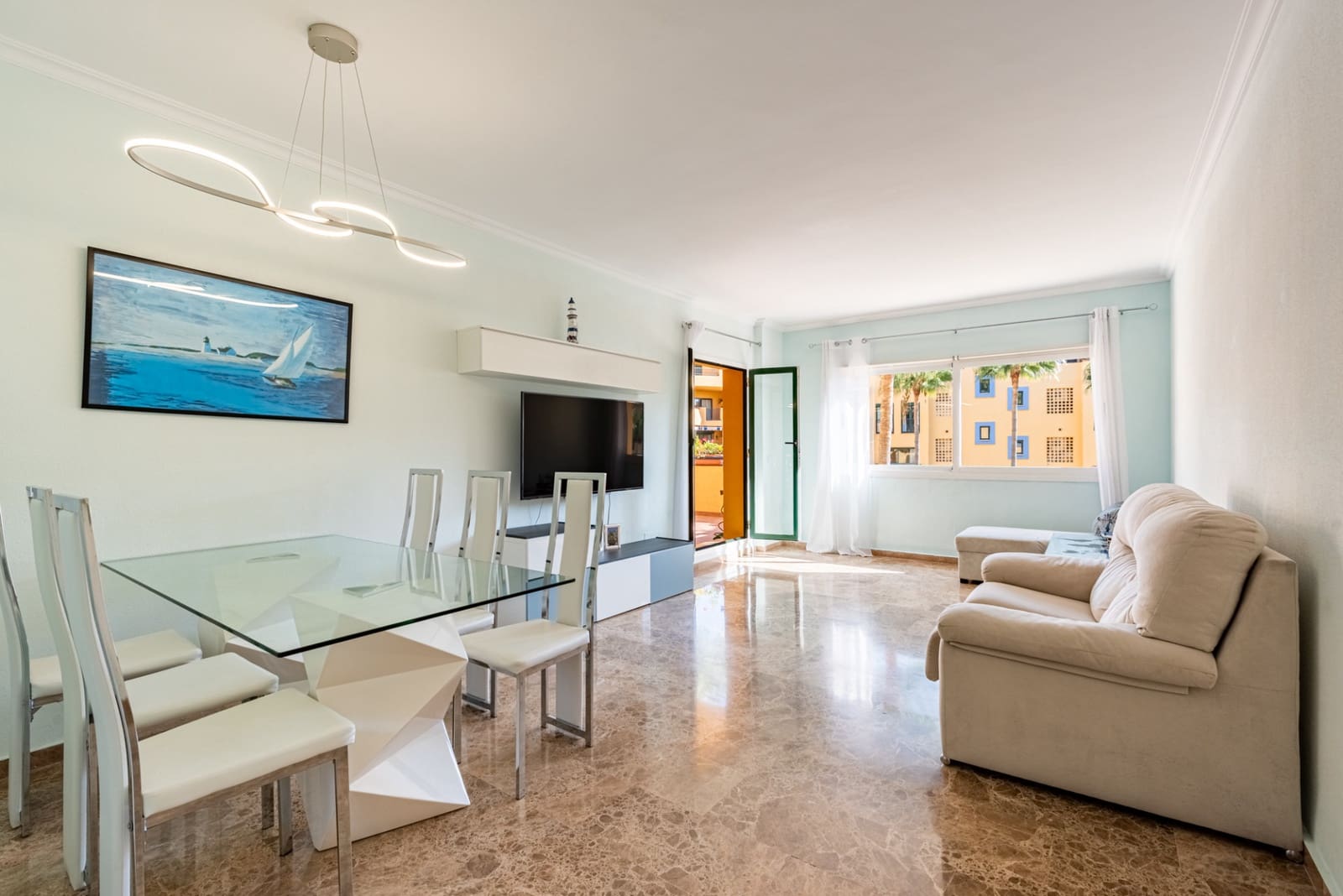 Apartamento de 2 habitaciones en San Pedro de Alcantara en venta con piscina garaje - 550.000 € (Ref: 9251993)