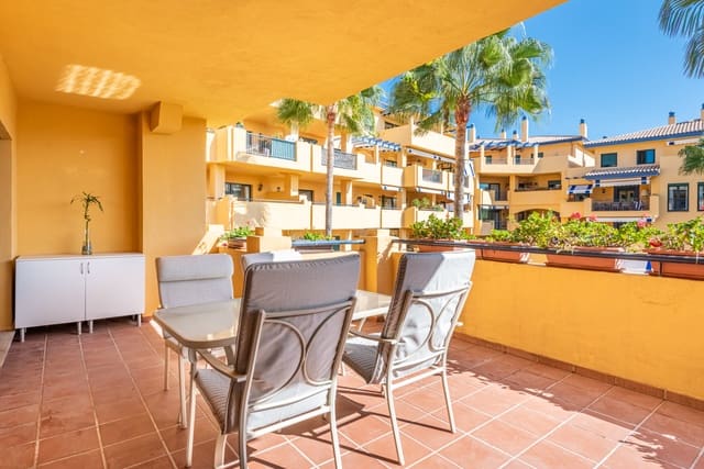 Apartamento de 2 habitaciones en San Pedro de Alcantara, Marbella en venta con piscina garaje - 550.000 € (Ref: 9251993)