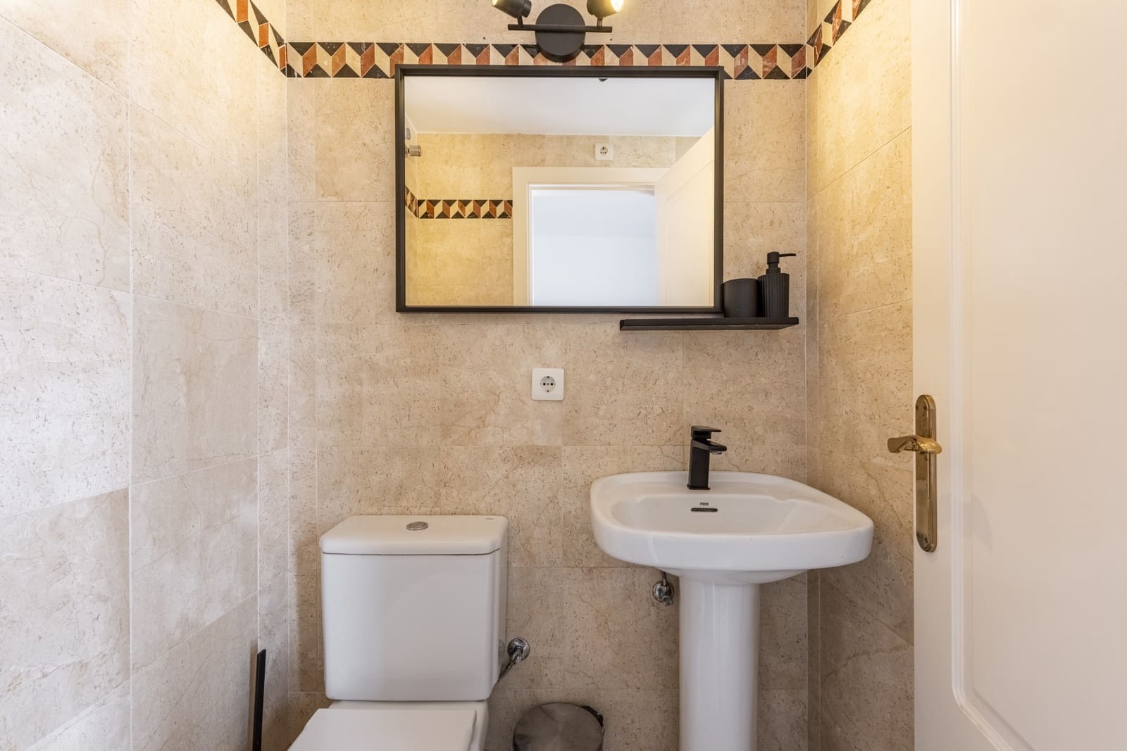 2 makuuhuone Huoneisto myytävänä paikassa La Quinta mukana uima-altaan 
autotalli - 429 000 € (Ref: 9255023)