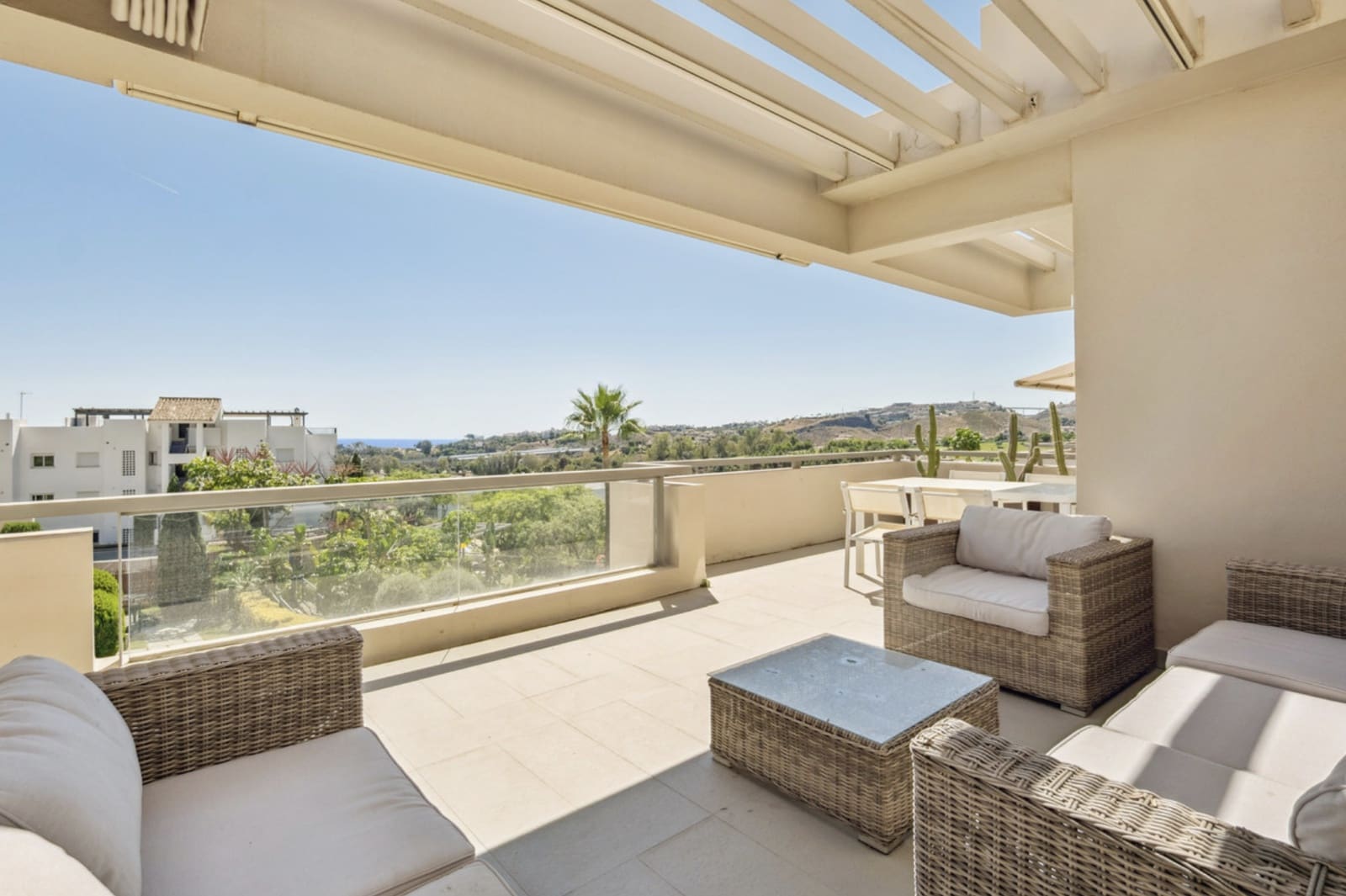 2 slaapkamer Appartement te koop in Benahavis met zwembad garage - € 675.000 (Ref: 9255027)