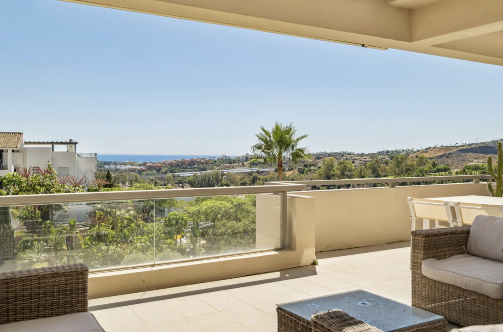 2 slaapkamer Appartement te koop in Benahavis met zwembad garage - € 675.000 (Ref: 9255027)