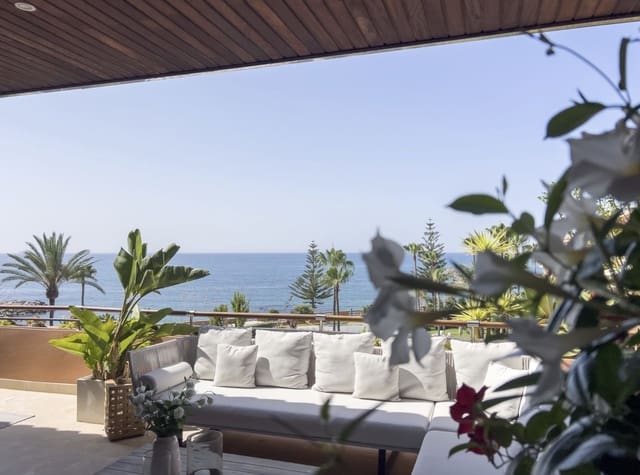 3 soveværelse Penthouse til salg i Puerto Banus, Marbella med swimmingpool garage - € 3.950.000 (Ref: 9257107)