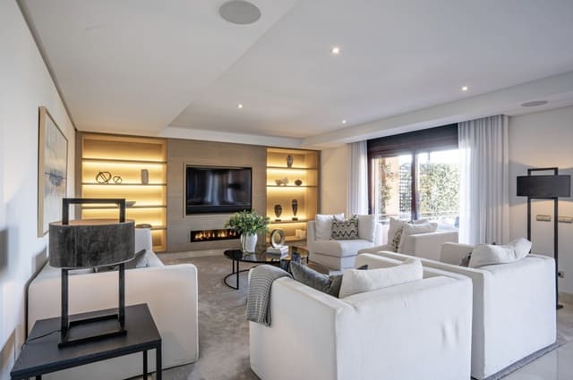 3 soveværelse Penthouse til salg i Puerto Banus, Marbella med swimmingpool garage - € 3.950.000 (Ref: 9257107)