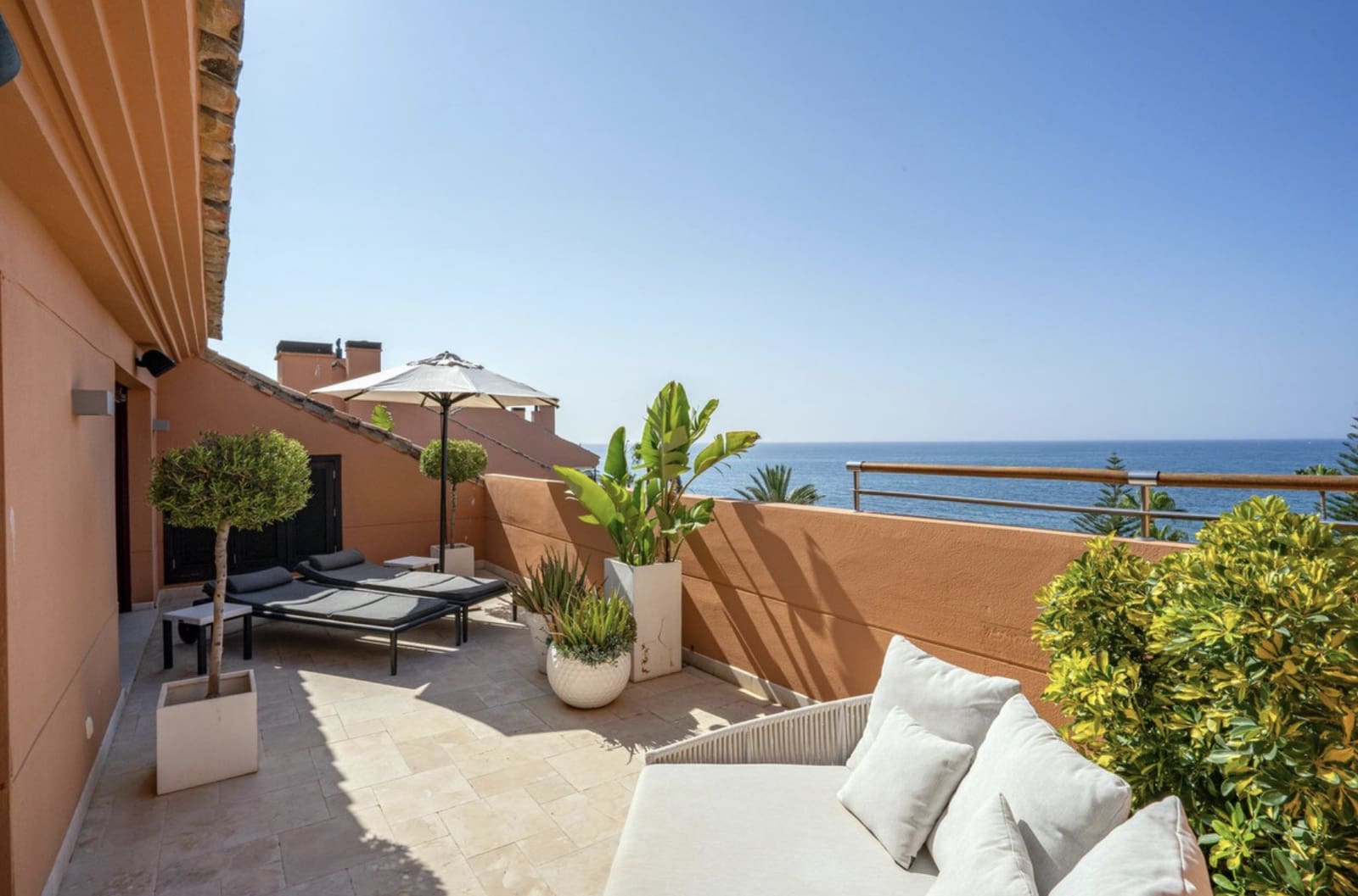 3 soveværelse Penthouse til salg i Puerto Banus med swimmingpool garage - € 3.950.000 (Ref: 9257107)