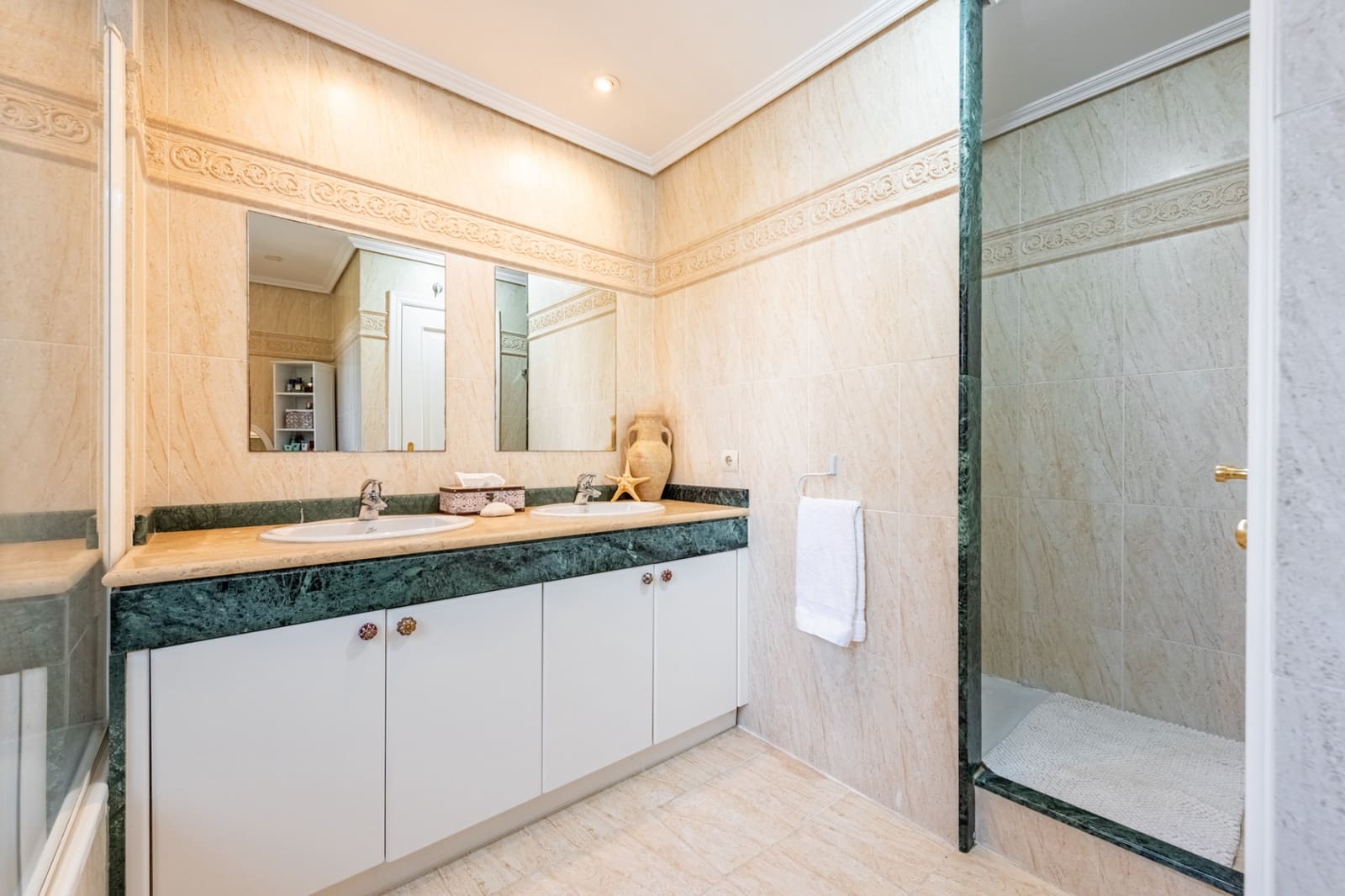 3 sovrum Lägenhet till salu i New Golden Mile med pool garage - 499 000 € (Ref: 9269330)