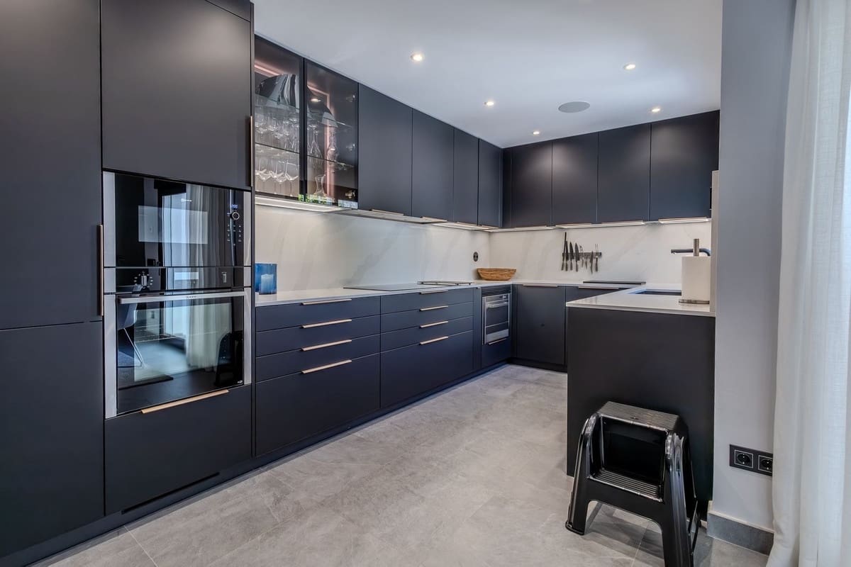 4 bedroom Townhouse for sale in Nueva Andalucia with pool garage - € 1,395,000 (Ref: 9272337)