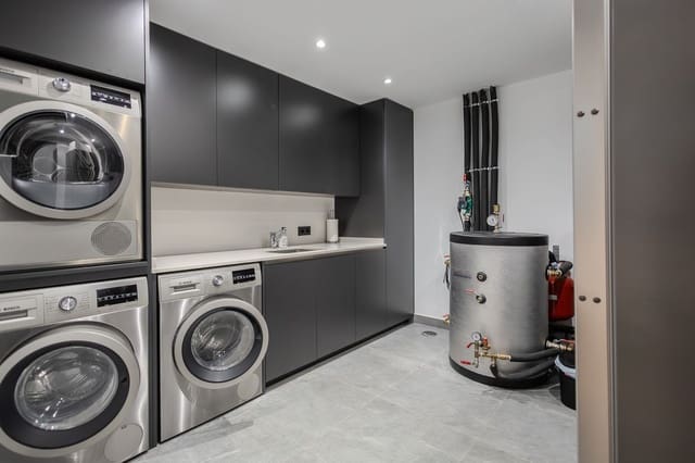 4 sovrum Hus till salu i Nueva Andalucia, Marbella med pool garage - 1 395 000 € (Ref: 9272337)