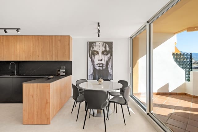 3 chambre Appartement à vendre à Marbella avec piscine garage - 912 000 € (Ref: 9272338)