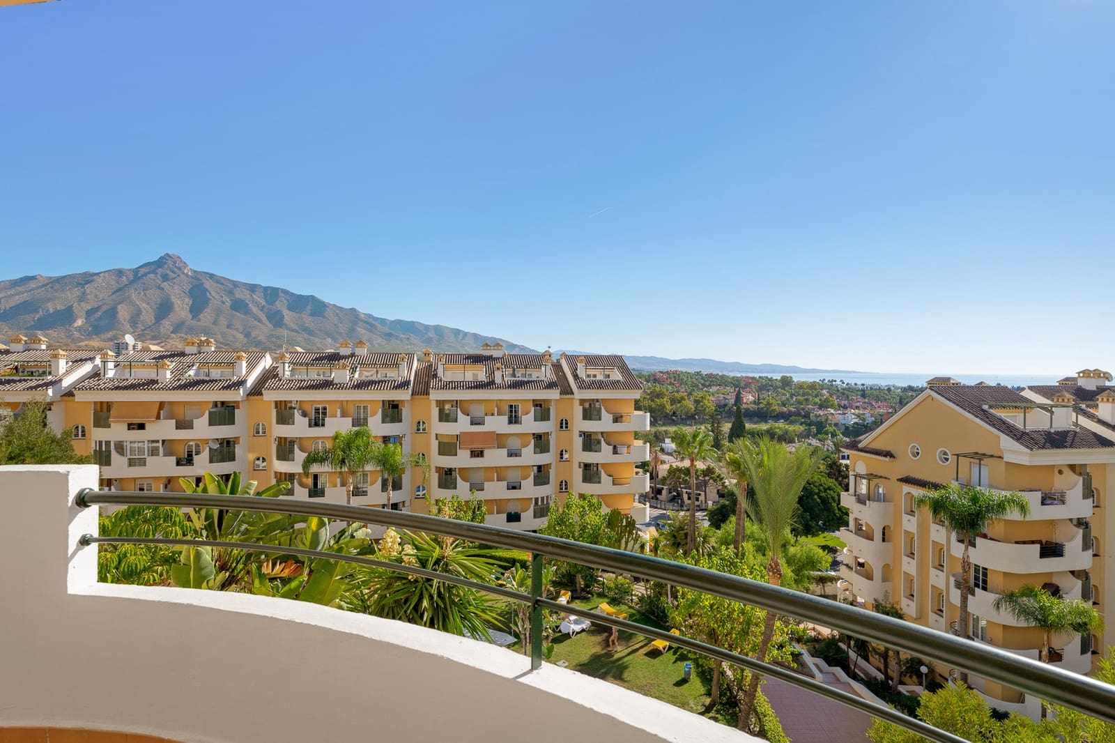 3 chambre Appartement à vendre à Marbella avec piscine garage - 912 000 € (Ref: 9272338)