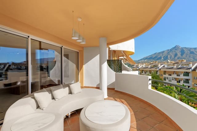 3 chambre Appartement à vendre à Marbella avec piscine garage - 912 000 € (Ref: 9272338)