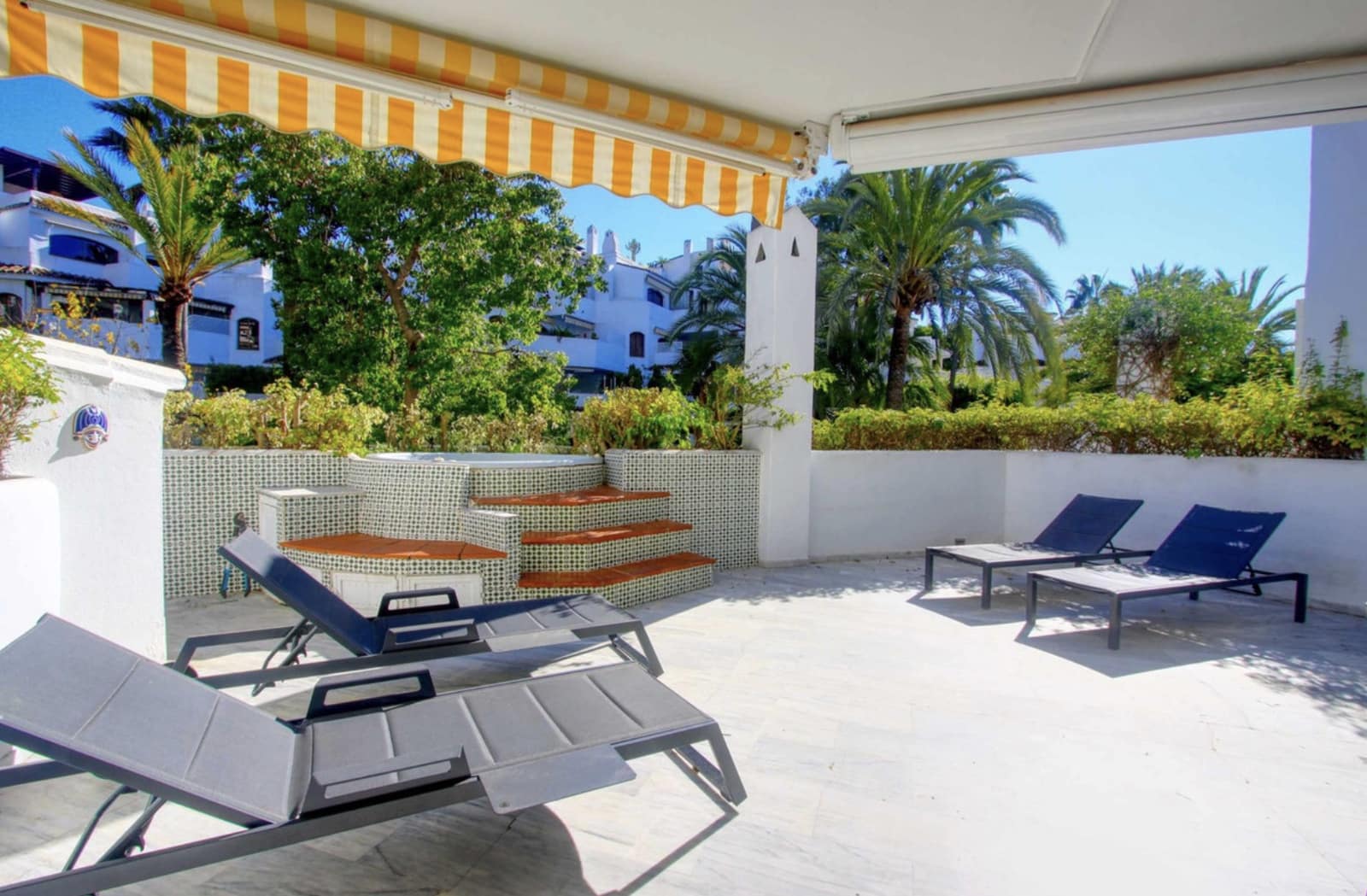3 bedroom Apartment for sale in Marbella with pool garage - € 649,000 (Ref: 9272339)
