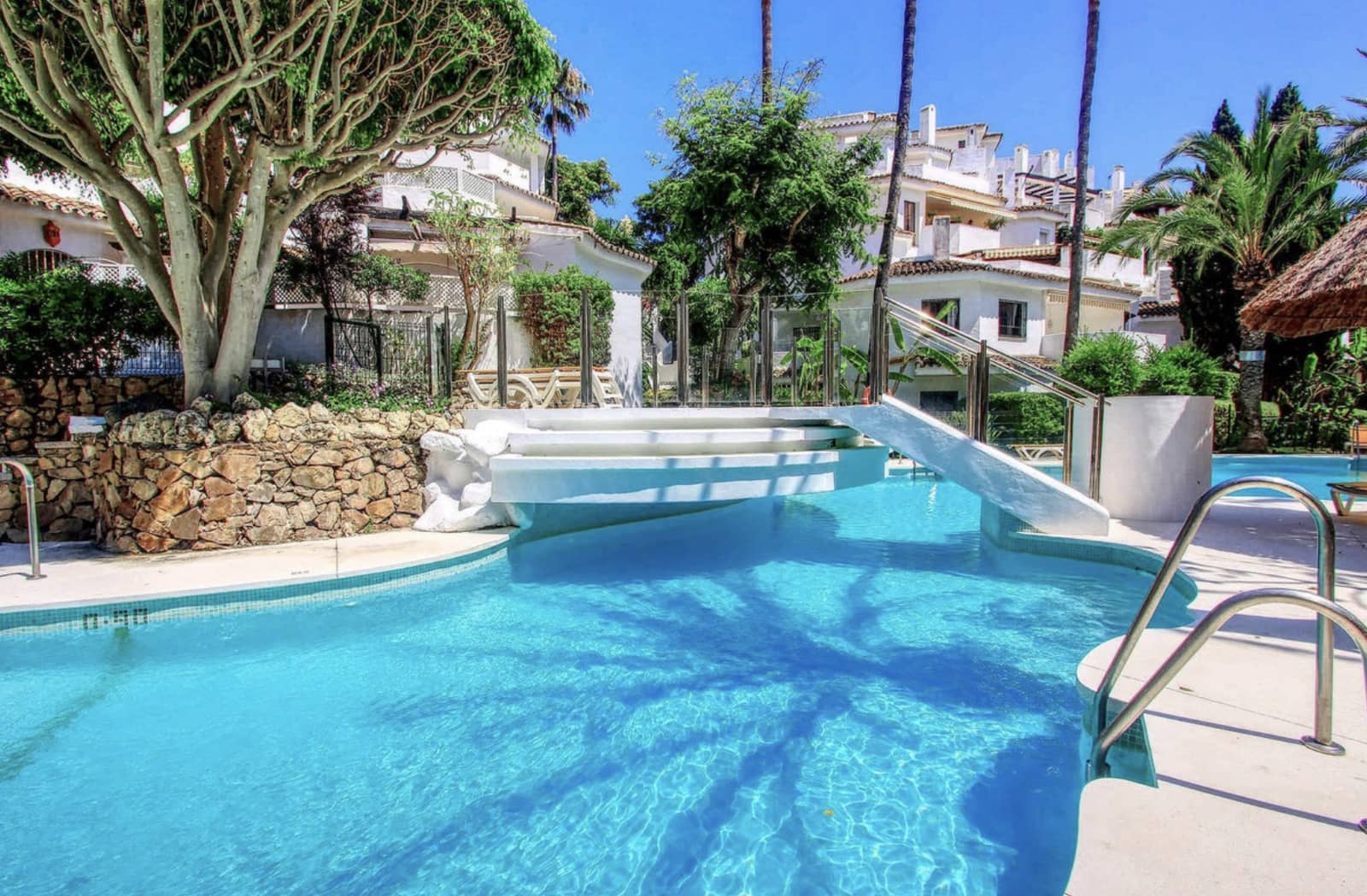 3 bedroom Apartment for sale in Marbella with pool garage - € 649,000 (Ref: 9272339)