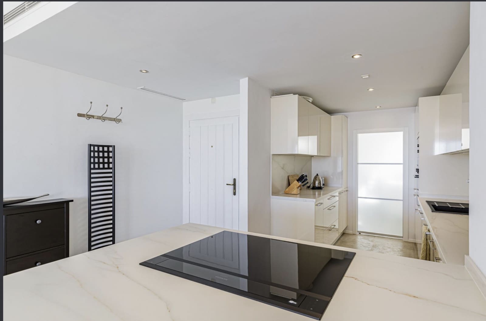 2 sypialnia Penthouse na sprzedaż w Nueva Andalucia z basenem garażem - 995 000 € (Ref: 9276185)