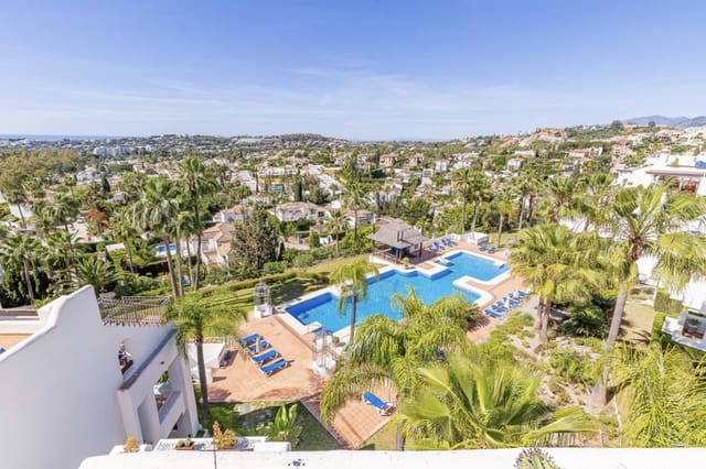 2 sypialnia Penthouse na sprzedaż w Nueva Andalucia, Marbella z basenem garażem - 995 000 € (Ref: 9276185)