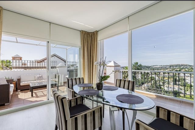 2 sypialnia Penthouse na sprzedaż w Nueva Andalucia, Marbella z basenem garażem - 995 000 € (Ref: 9276185)