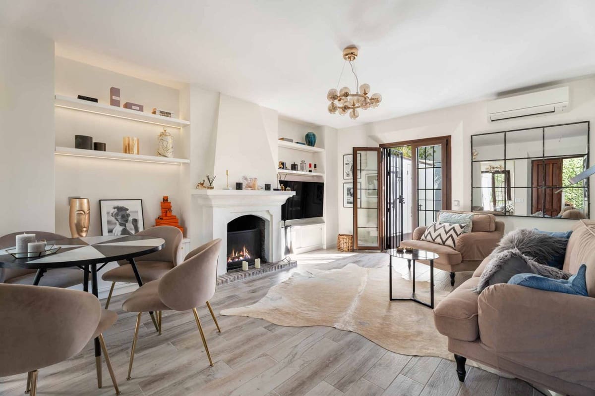 2 soveværelse Byhus til salg i Nueva Andalucia med swimmingpool garage - € 530.000 (Ref: 9285080)