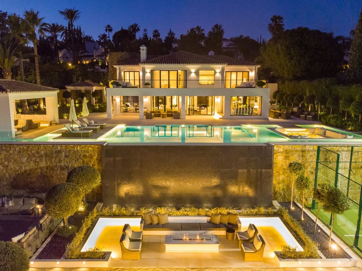 5 bedroom Villa for sale in Nueva Andalucia with pool garage - € 10,950,000 (Ref: 9285081)