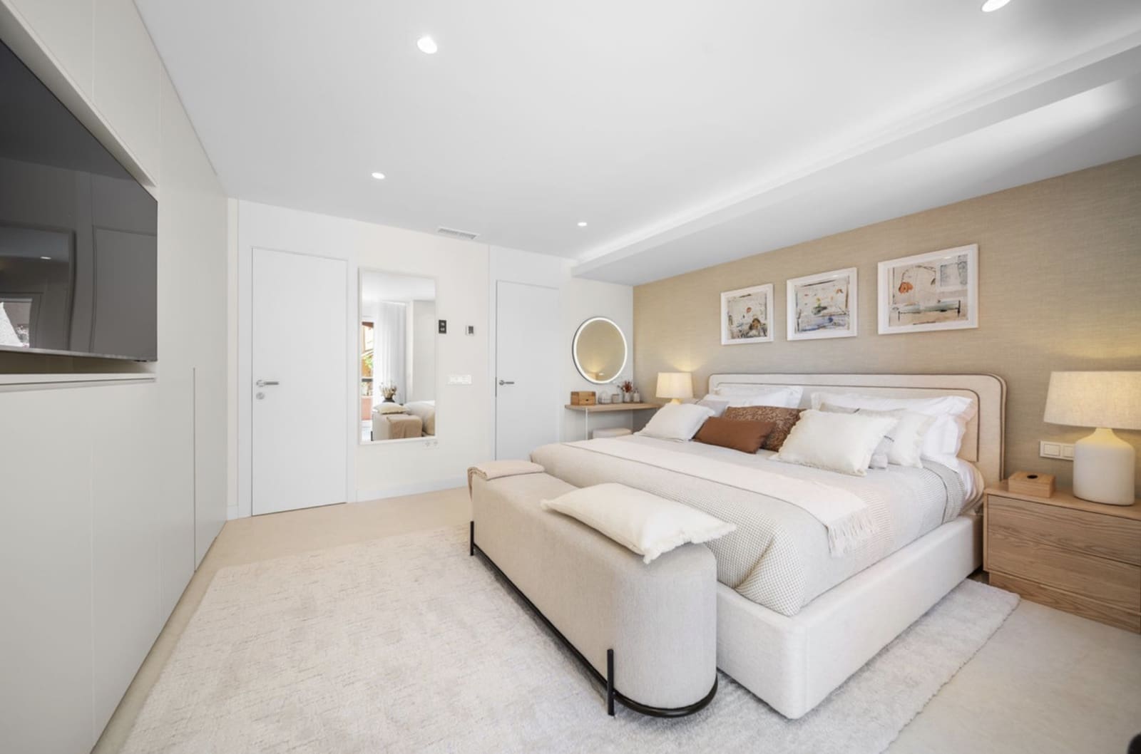 3 sypialnia Dom na sprzedaż w Nueva Andalucia z basenem garażem - 1 495 000 € (Ref: 9285083)