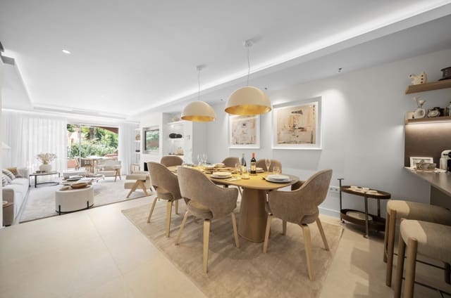 3 sypialnia Dom na sprzedaż w Nueva Andalucia, Marbella z basenem garażem - 1 495 000 € (Ref: 9285083)