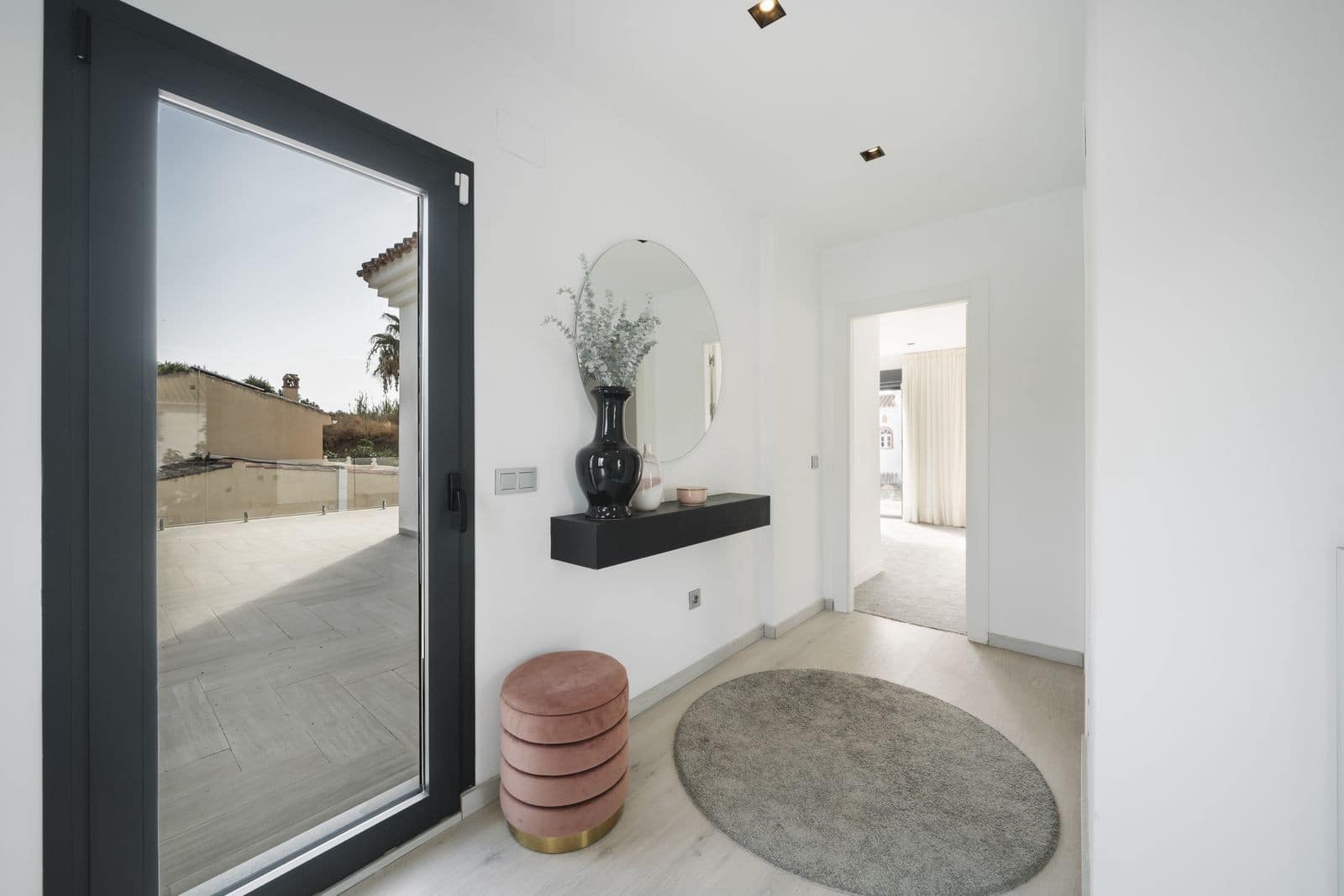 4 soveværelse Villa til salg i Nueva Andalucia med swimmingpool - € 2.695.000 (Ref: 9285084)