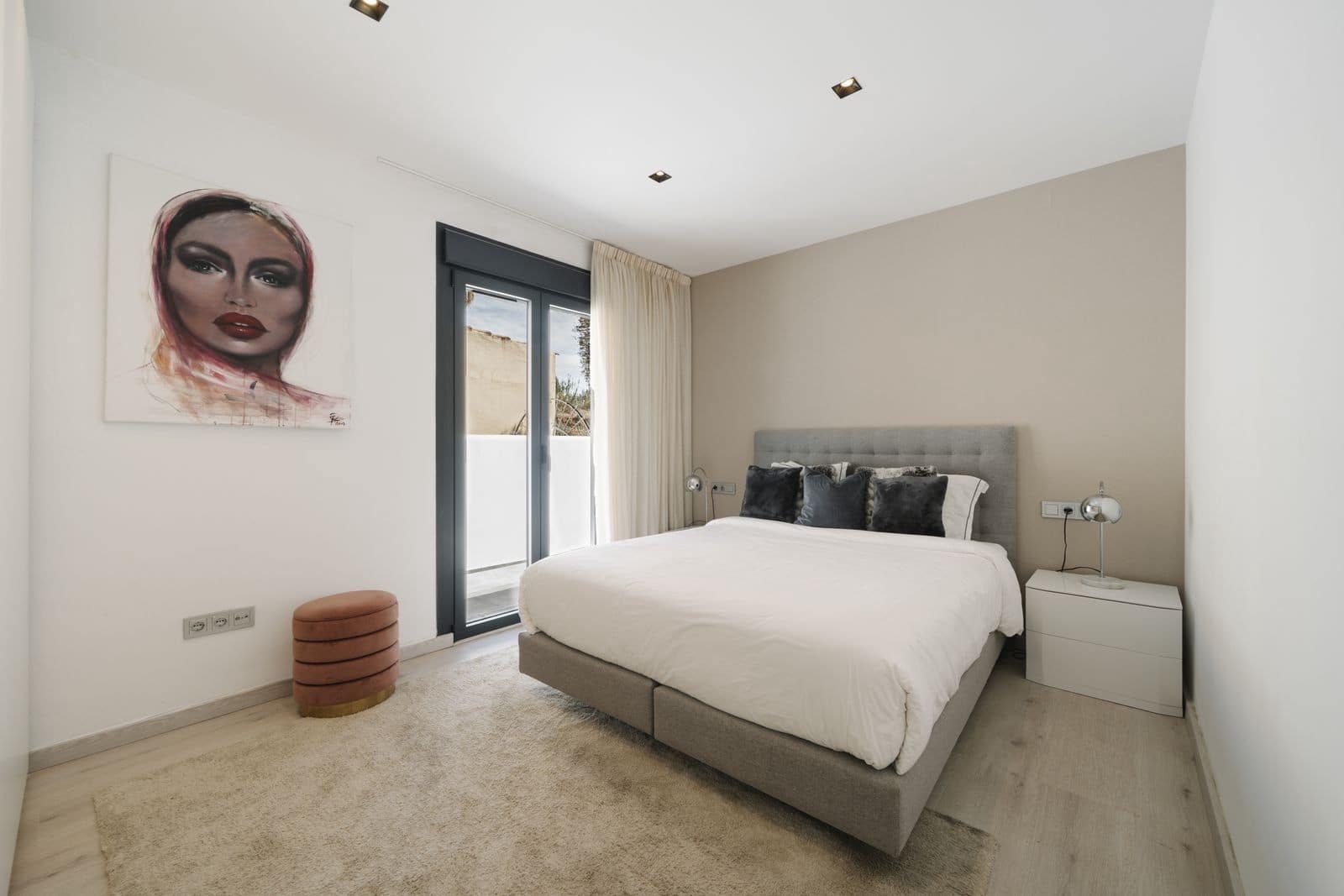 4 soveværelse Villa til salg i Nueva Andalucia med swimmingpool - € 2.695.000 (Ref: 9285084)