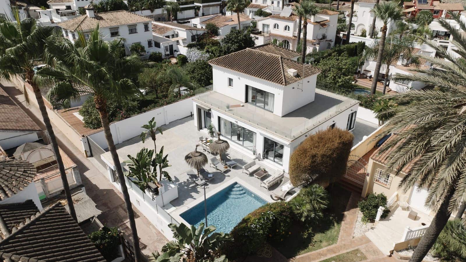4 soveværelse Villa til salg i Nueva Andalucia med swimmingpool - € 2.695.000 (Ref: 9285084)