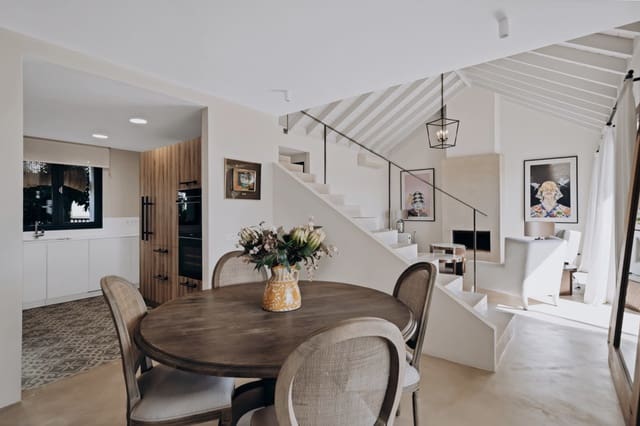 4 soveværelse Byhus til salg i Marbella med swimmingpool garage - € 1.590.000 (Ref: 9285085)