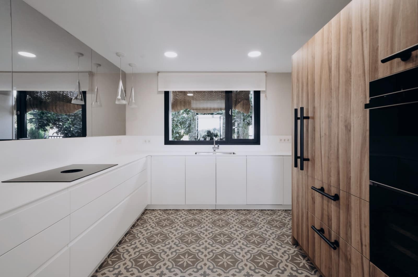 4 chambre Maison de Ville à vendre à Marbella avec piscine garage - 1 590 000 € (Ref: 9285085)