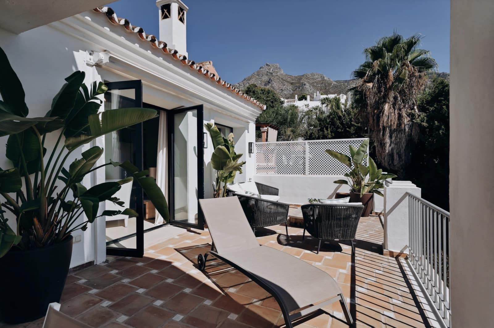 4 chambre Maison de Ville à vendre à Marbella avec piscine garage - 1 590 000 € (Ref: 9285085)