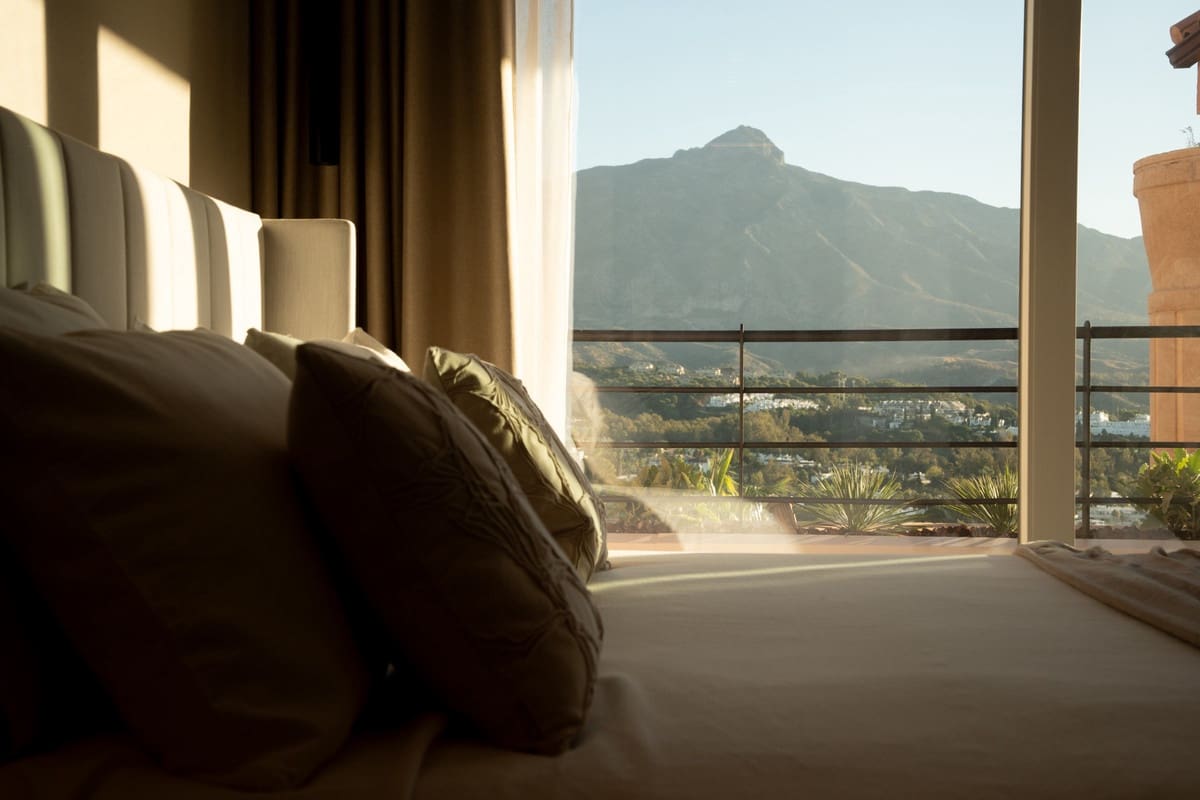 3 soverom Penthouse til salgs i Nueva Andalucia med svømmebasseng garasje - € 2 695 000 (Ref: 9285086)