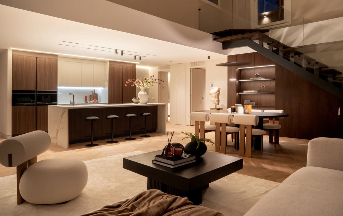 3 soverom Penthouse til salgs i Nueva Andalucia med svømmebasseng garasje - € 2 695 000 (Ref: 9285086)