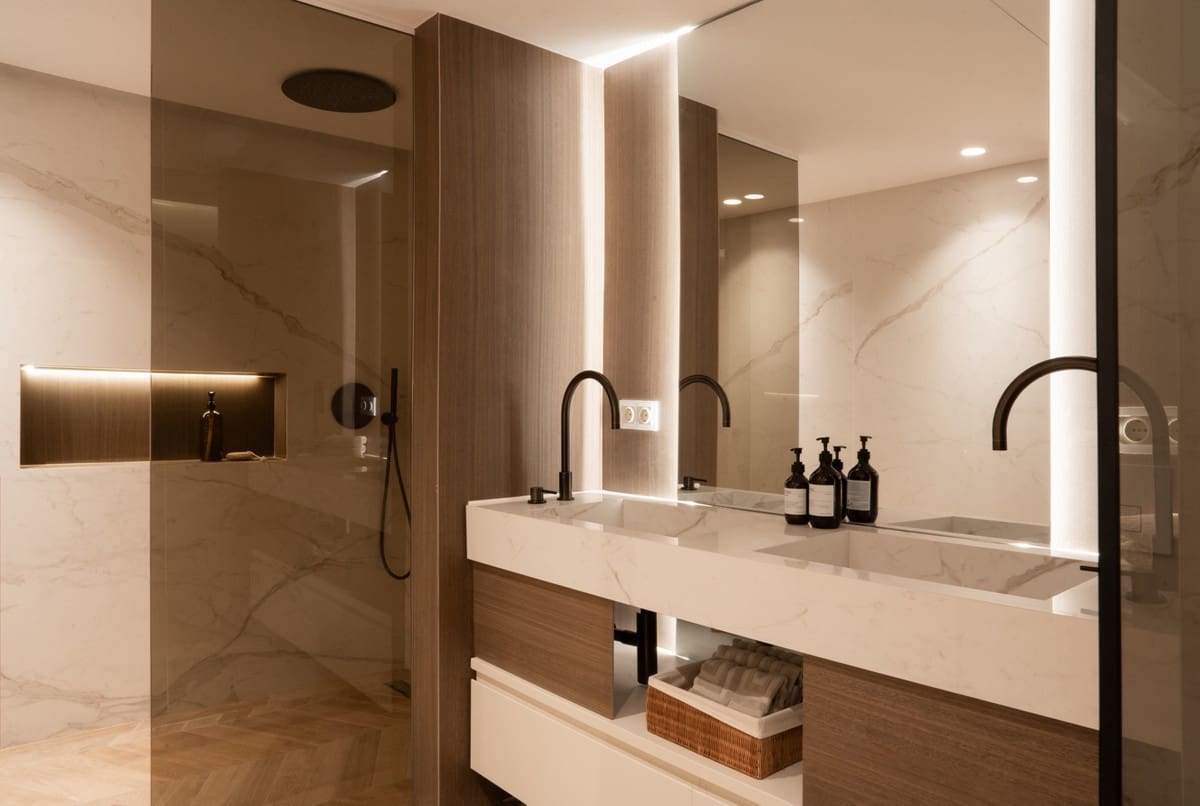 3 soverom Penthouse til salgs i Nueva Andalucia med svømmebasseng garasje - € 2 695 000 (Ref: 9285086)