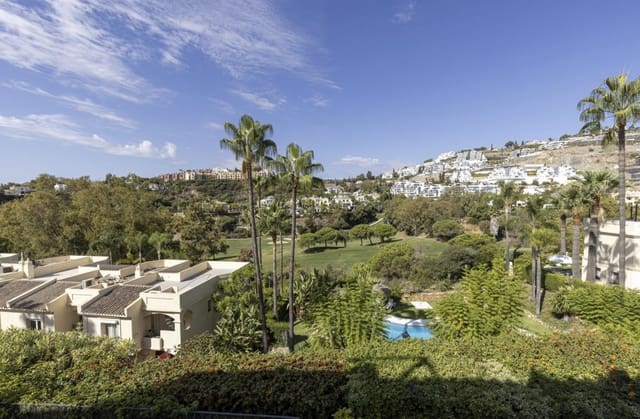 3 chambre Penthouse à vendre à La Quinta, Benahavís avec piscine garage - 595 000 € (Ref: 9285088)