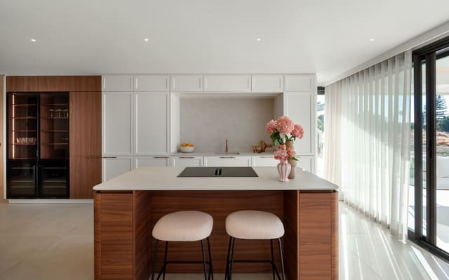 3 slaapkamer Appartement te koop in Nueva Andalucia, Marbella met zwembad garage - € 1.850.000 (Ref: 9285090)