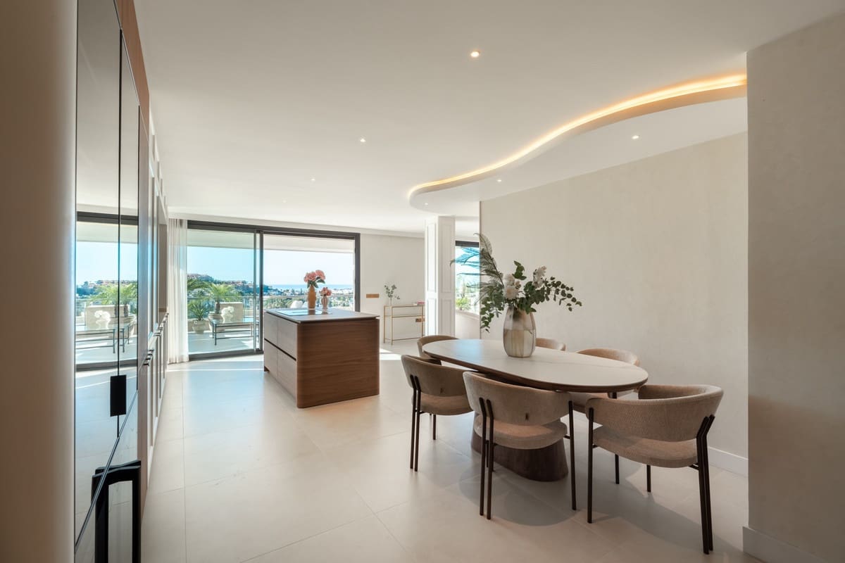 3 slaapkamer Appartement te koop in Nueva Andalucia met zwembad garage - € 1.850.000 (Ref: 9285090)