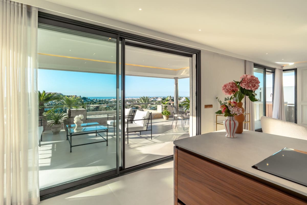 3 slaapkamer Appartement te koop in Nueva Andalucia met zwembad garage - € 1.850.000 (Ref: 9285090)