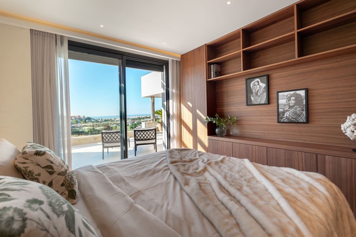 3 slaapkamer Appartement te koop in Nueva Andalucia met zwembad garage - € 1.850.000 (Ref: 9285090)