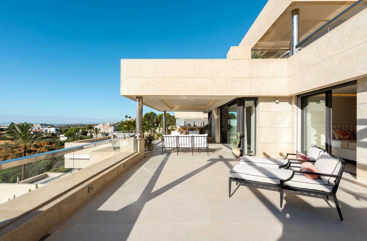 3 slaapkamer Appartement te koop in Nueva Andalucia met zwembad garage - € 1.850.000 (Ref: 9285090)