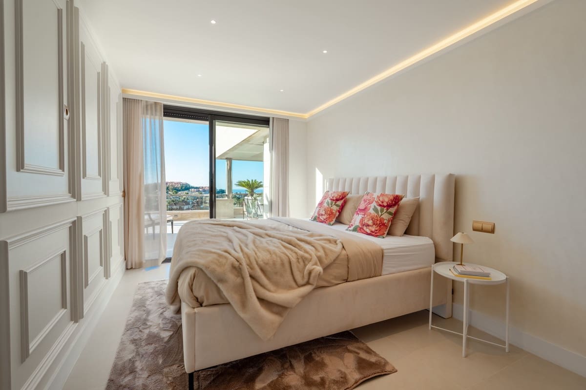 3 slaapkamer Appartement te koop in Nueva Andalucia met zwembad garage - € 1.850.000 (Ref: 9285090)