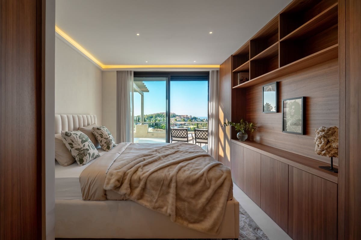 3 slaapkamer Appartement te koop in Nueva Andalucia met zwembad garage - € 1.850.000 (Ref: 9285090)