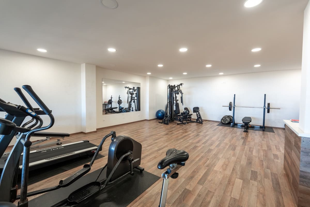 3 slaapkamer Appartement te koop in Nueva Andalucia met zwembad garage - € 1.850.000 (Ref: 9285090)