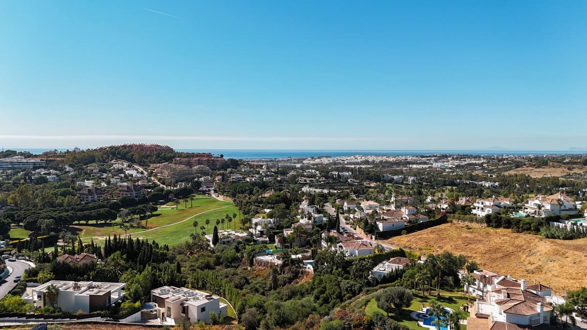 3 slaapkamer Appartement te koop in Nueva Andalucia met zwembad garage - € 1.850.000 (Ref: 9285090)