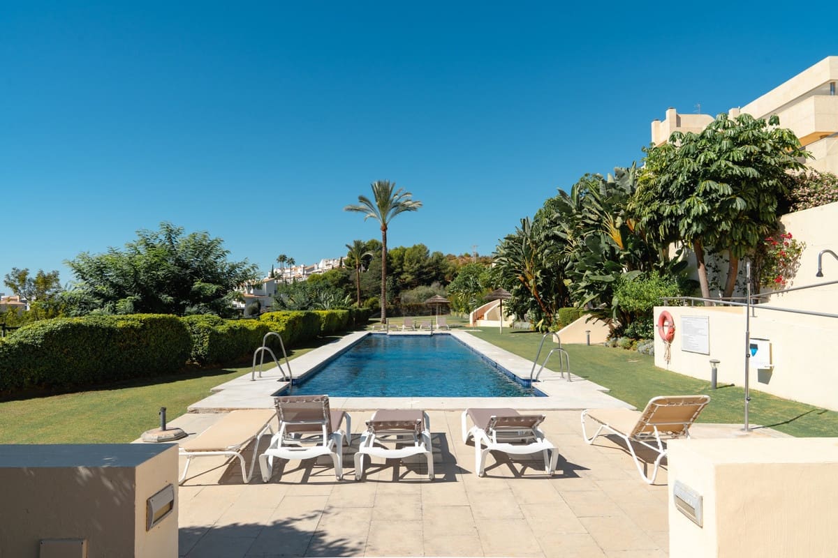 3 slaapkamer Appartement te koop in Nueva Andalucia met zwembad garage - € 1.850.000 (Ref: 9285090)