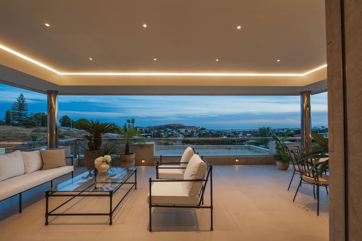 3 slaapkamer Appartement te koop in Nueva Andalucia met zwembad garage - € 1.850.000 (Ref: 9285090)