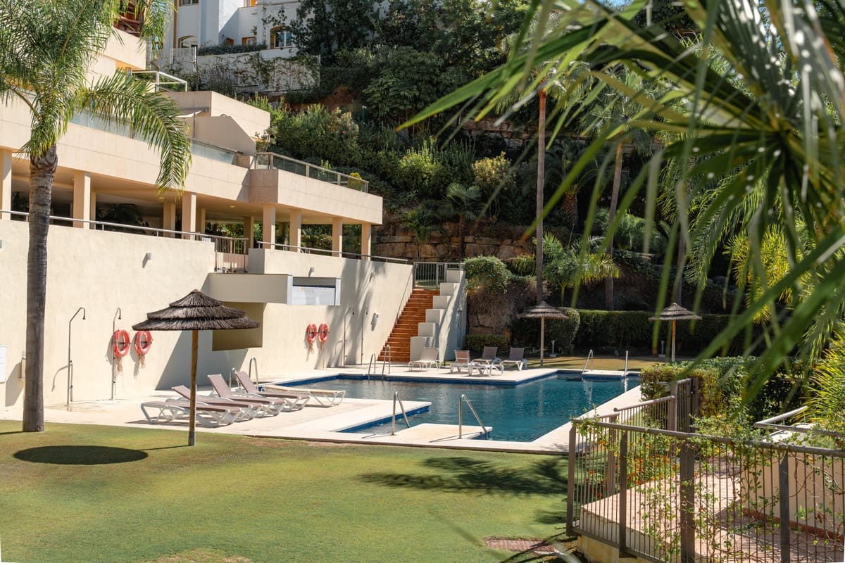 3 slaapkamer Appartement te koop in Nueva Andalucia met zwembad garage - € 1.850.000 (Ref: 9285090)