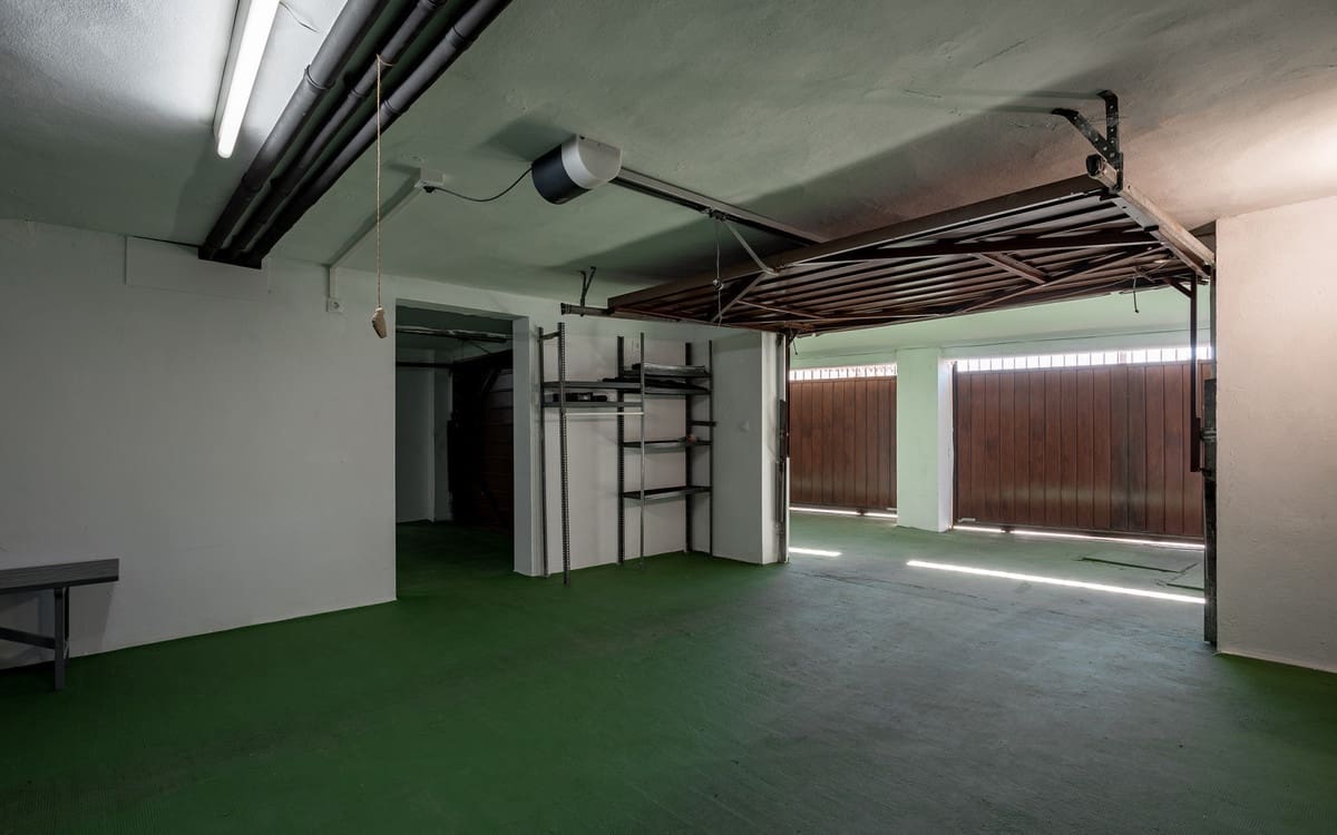 4 bedroom Villa for sale in Nueva Andalucia with pool garage - € 2,195,000 (Ref: 9296739)